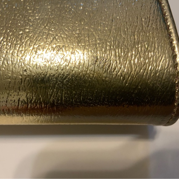 Vintage Gold Metallic Snap Closure Hideaway Handle Envelope Clutch - Picture 8 of 15